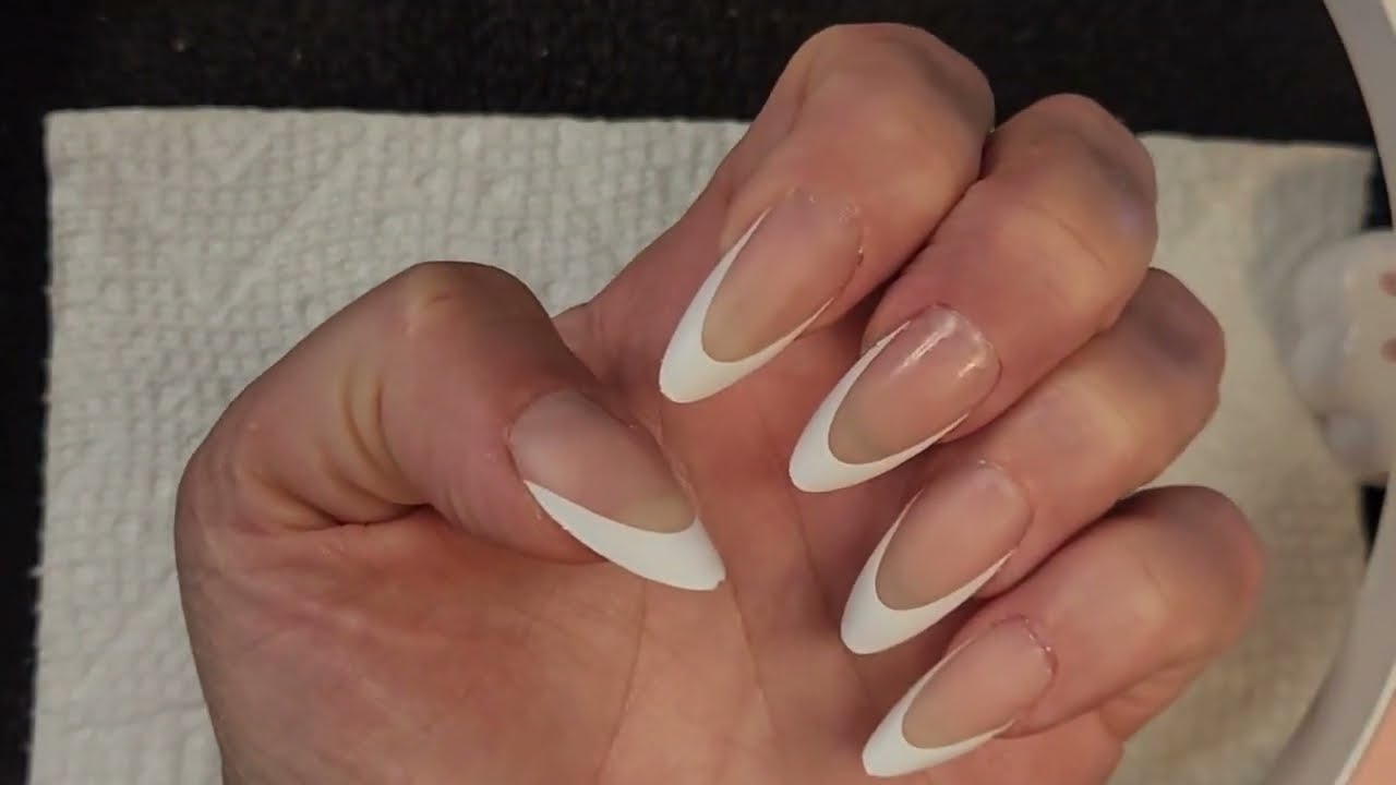 Watch me apply Taye nail tips.