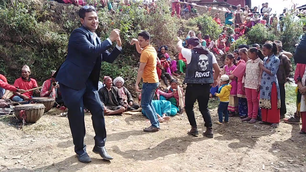 बागलुङ बुर्तिबाङ को बाजा तालको नाचो mr- समसेर कुवर and  सोनु भन्डारि and अर्जुन खत्री