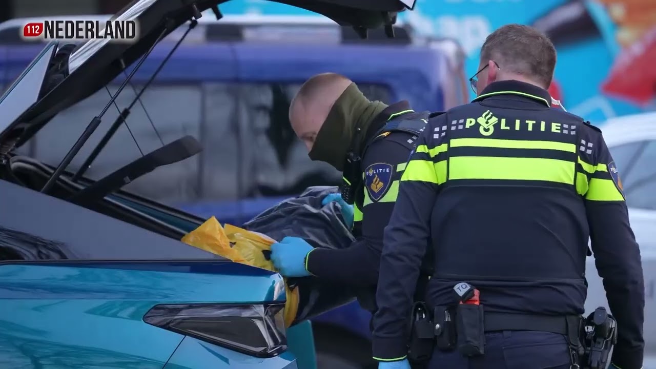 Politie zet wijk af en neemt auto in beslag na zoekactie