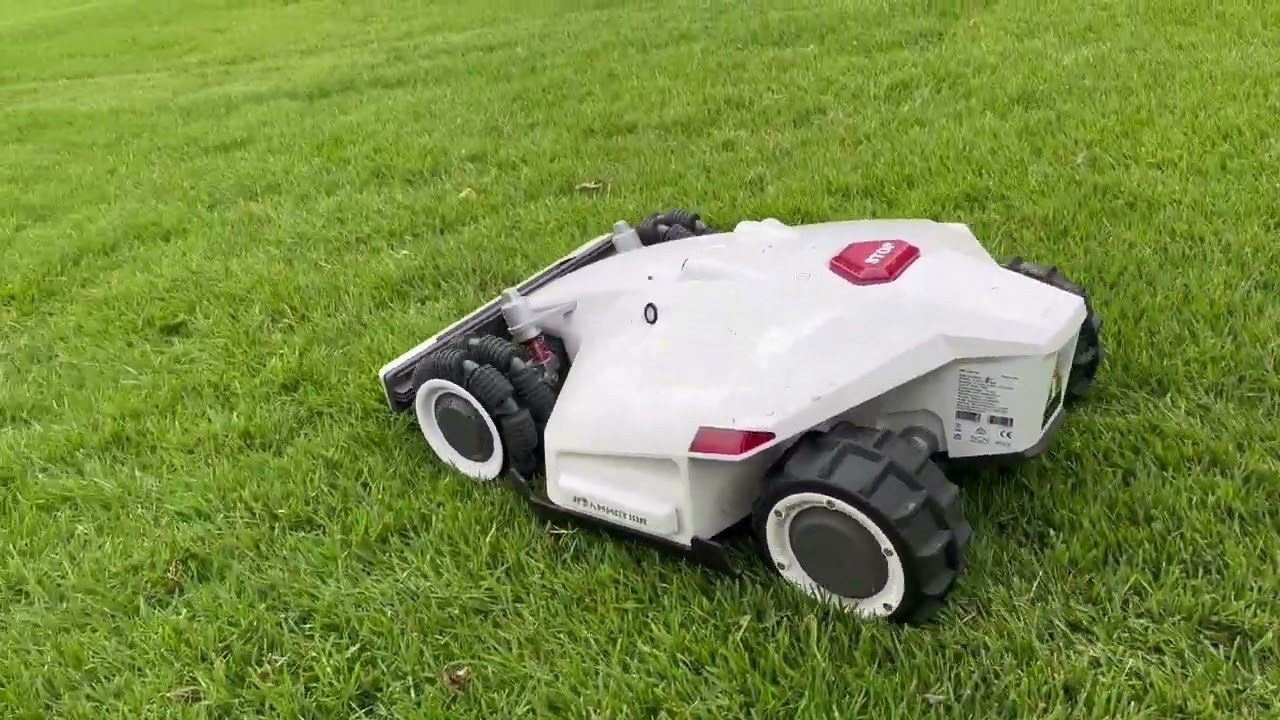 Trying out the Mammotion Luba 3000 AWD Robotic Mower