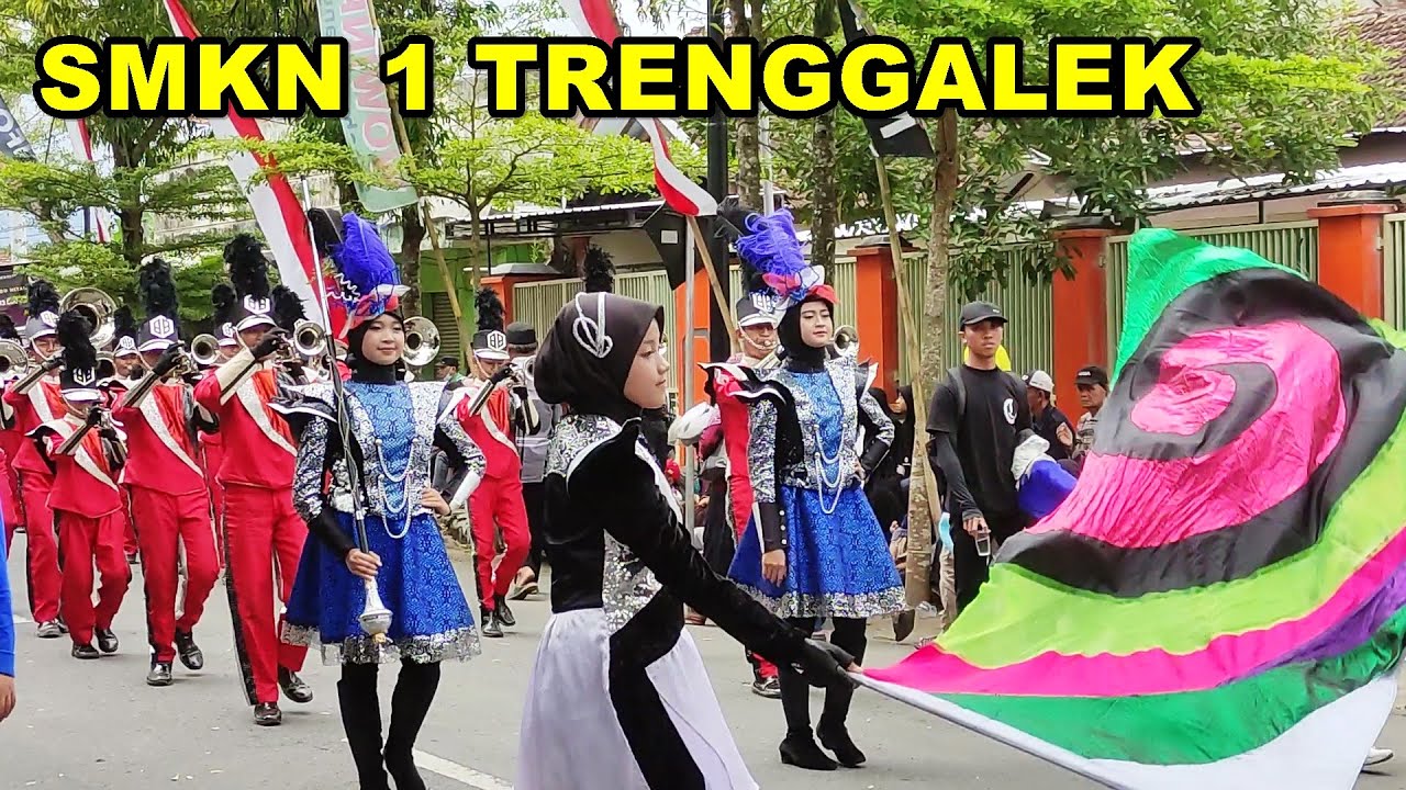 Parade Drumband SMKN 1 Trenggalek Dalam Pawai Budaya Agustus 2022
