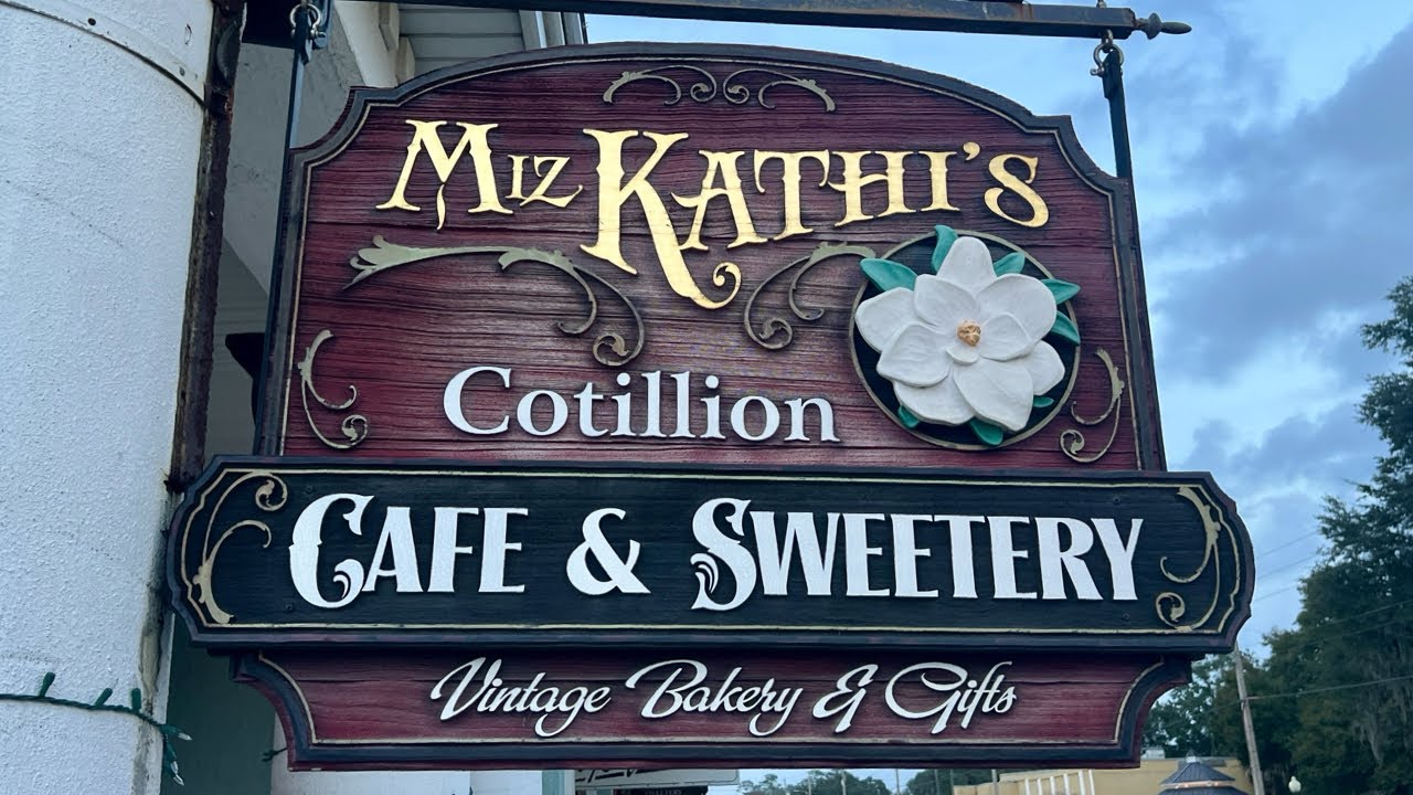 Eating at Miz Kathi's Cotillion Southern Cafe in Wildwood, FL | Restaurants in Wildwood, Florida