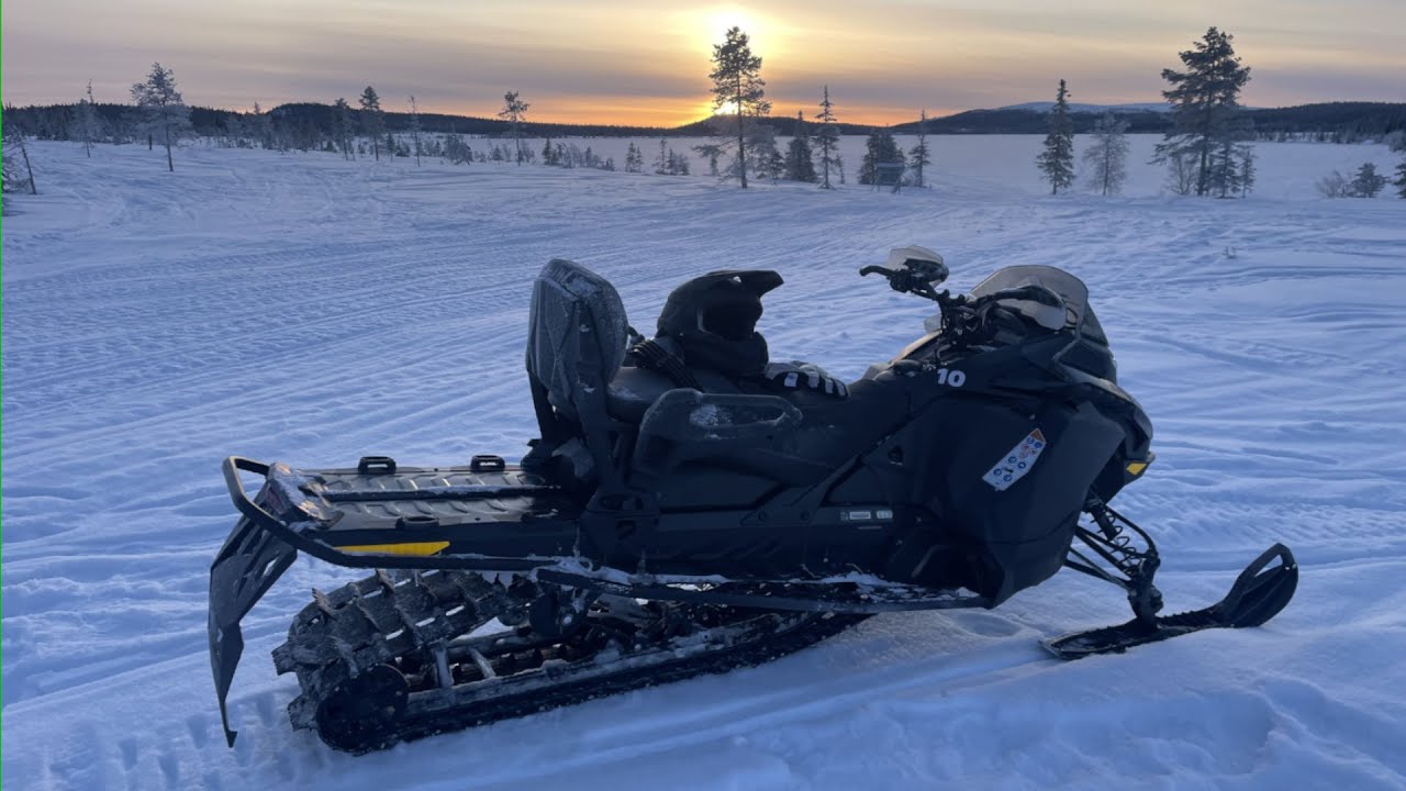 SNOWMOBILING the Woods of Swedish Lapland 🇸🇪