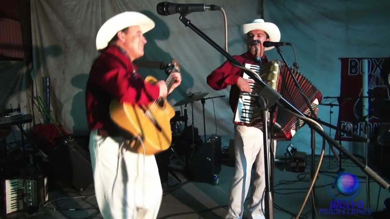 LOS REALES DE ERASMO MANRIQUEZ - OYE MORENA - COVER - EN VIVO