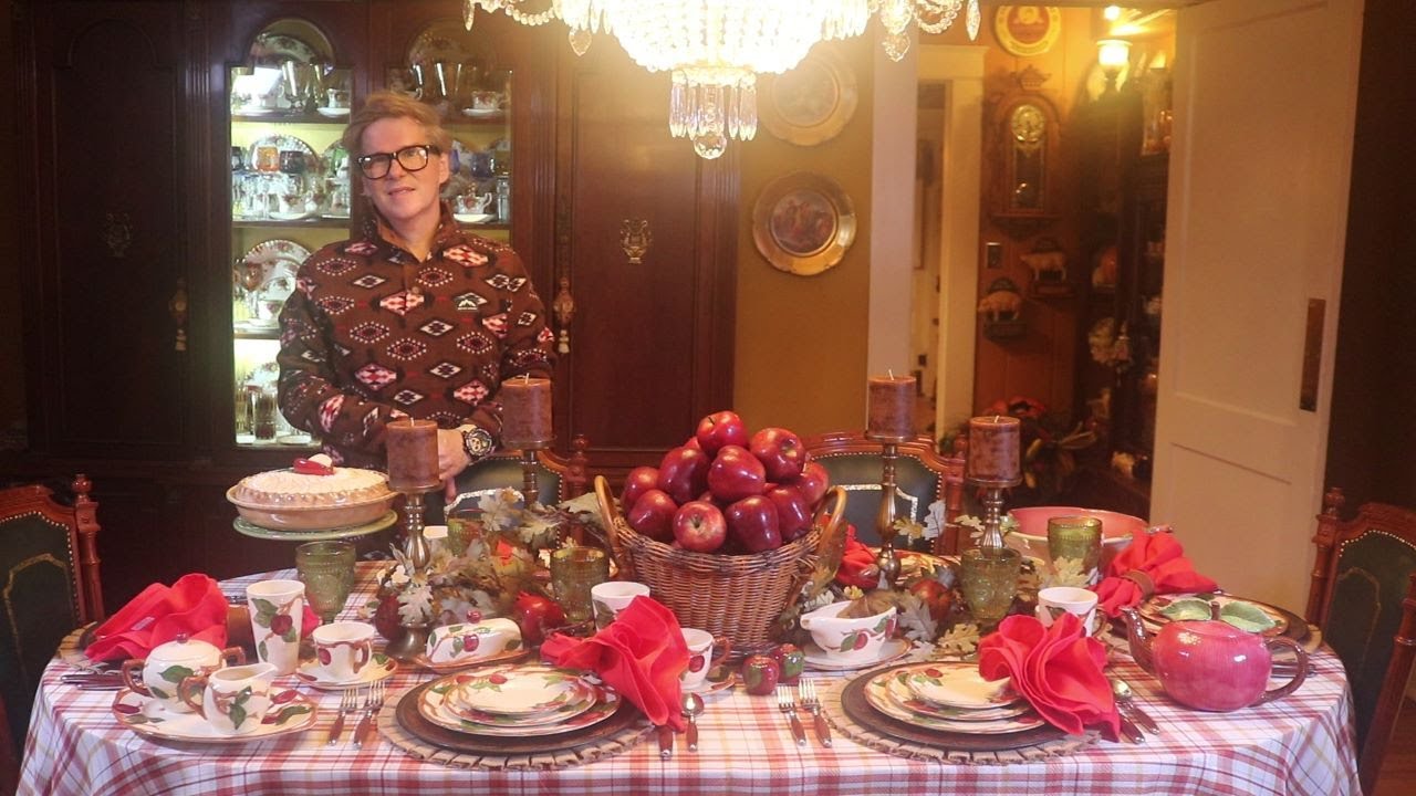 Урожай яблок – осенняя сервировка стола с яблоками