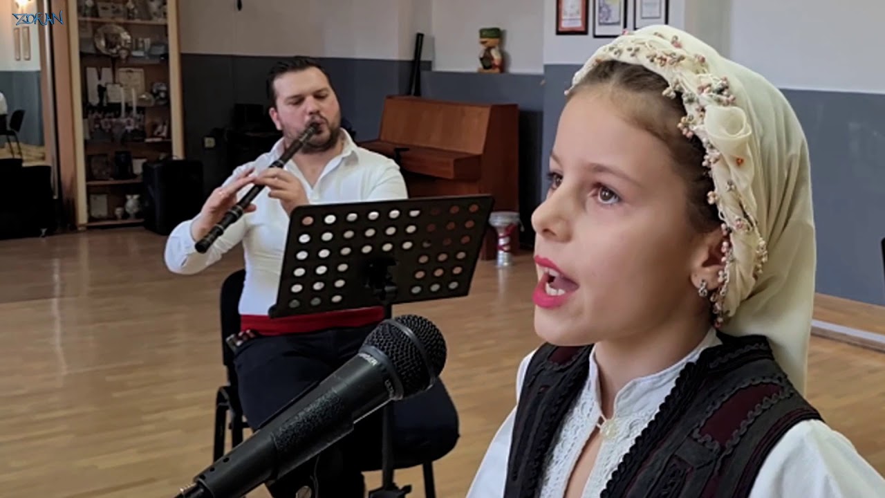 Narodni orkestar i solisti Doma kulture - Božićna muzička čestitka