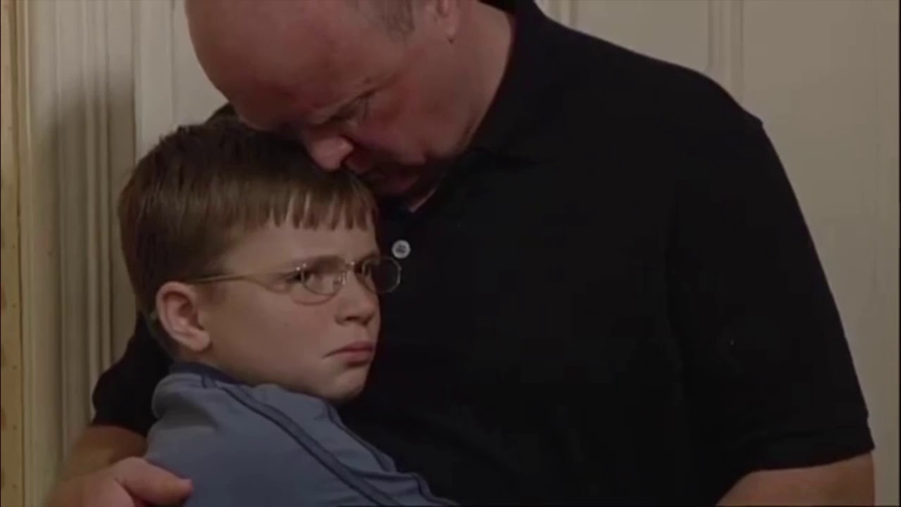 EastEnders - Ian Beale Vs. Phil Mitchell (27th July 2007)
