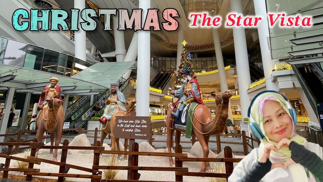 Singapore Giant Christmas Tree at the Star Vista Mall
