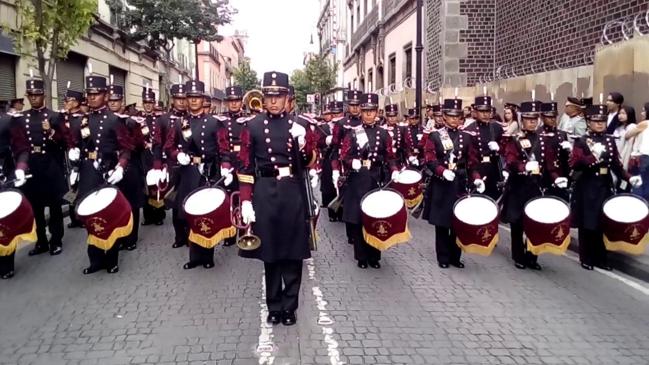 Banda de guerra del Colegio Militar
