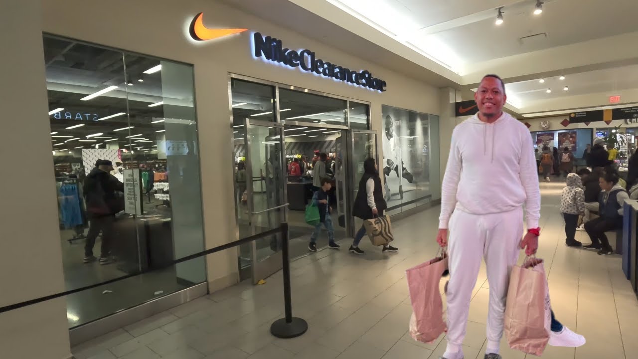 ENCONTRÉ la tienda NIKE más BARATA en Queens, New York
