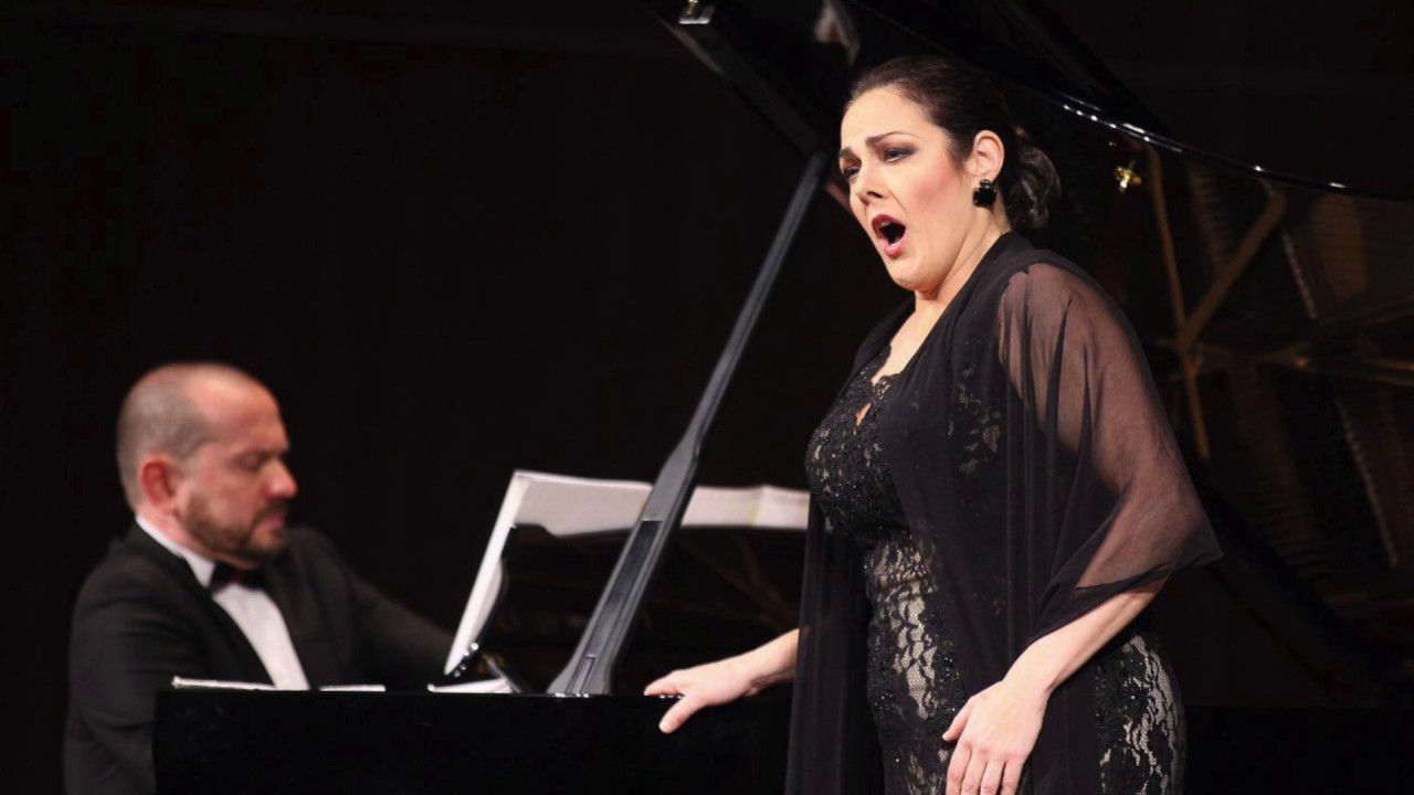 Yolanda Auyanet - Col sorriso di innocenza/ IL PIRATA (V.  Bellini)