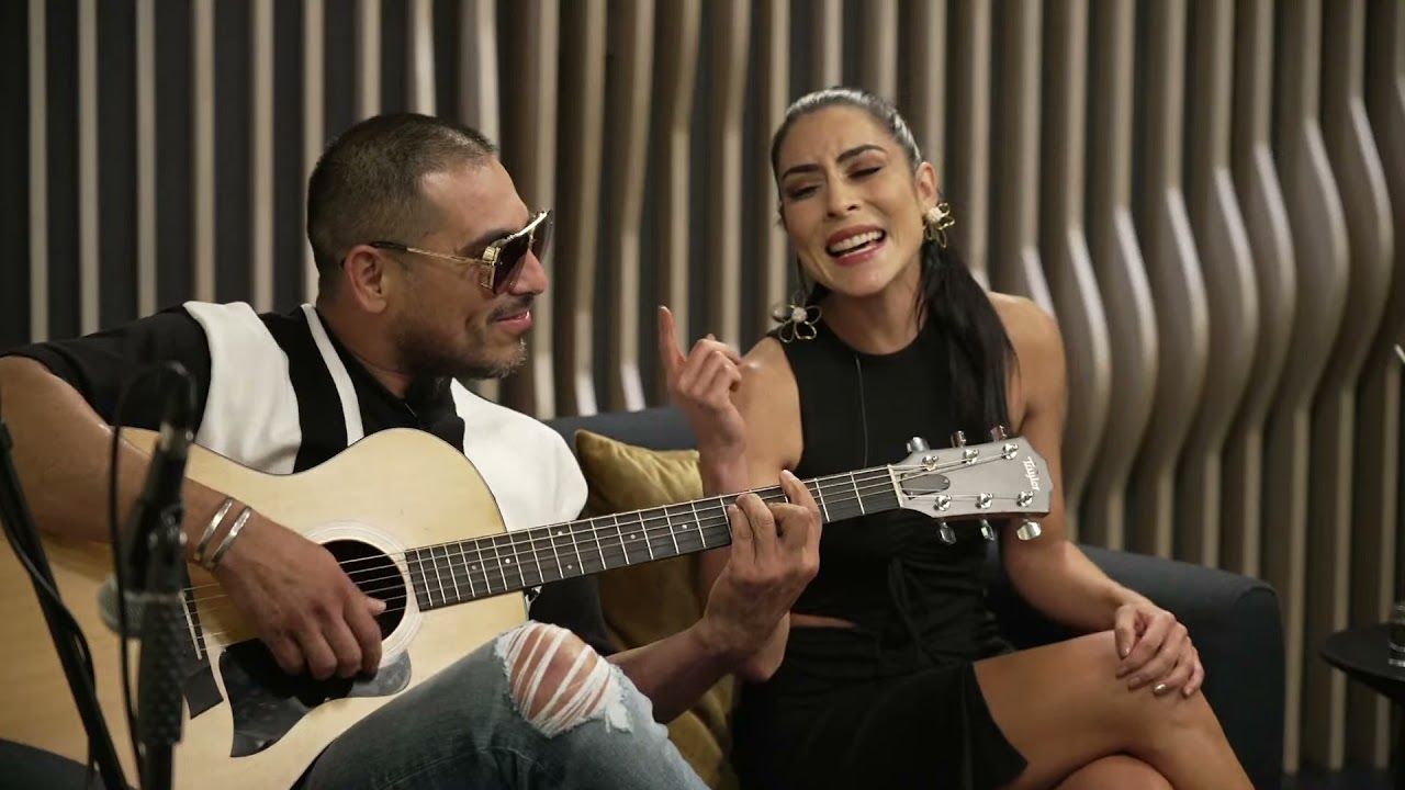 ¡Asombrosa improvisación entre María León y Espinoza Paz!