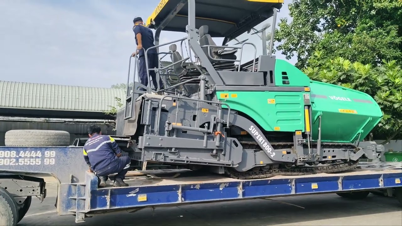 Máy trải nhựa Vogele S1800-2 phục vụ dự án Phú Quốc hội nghị cấp cao APEC 2027