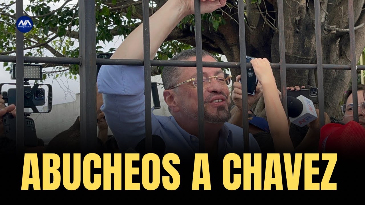 Rodrigo CHAVES vota en medio de abucheos y vivas