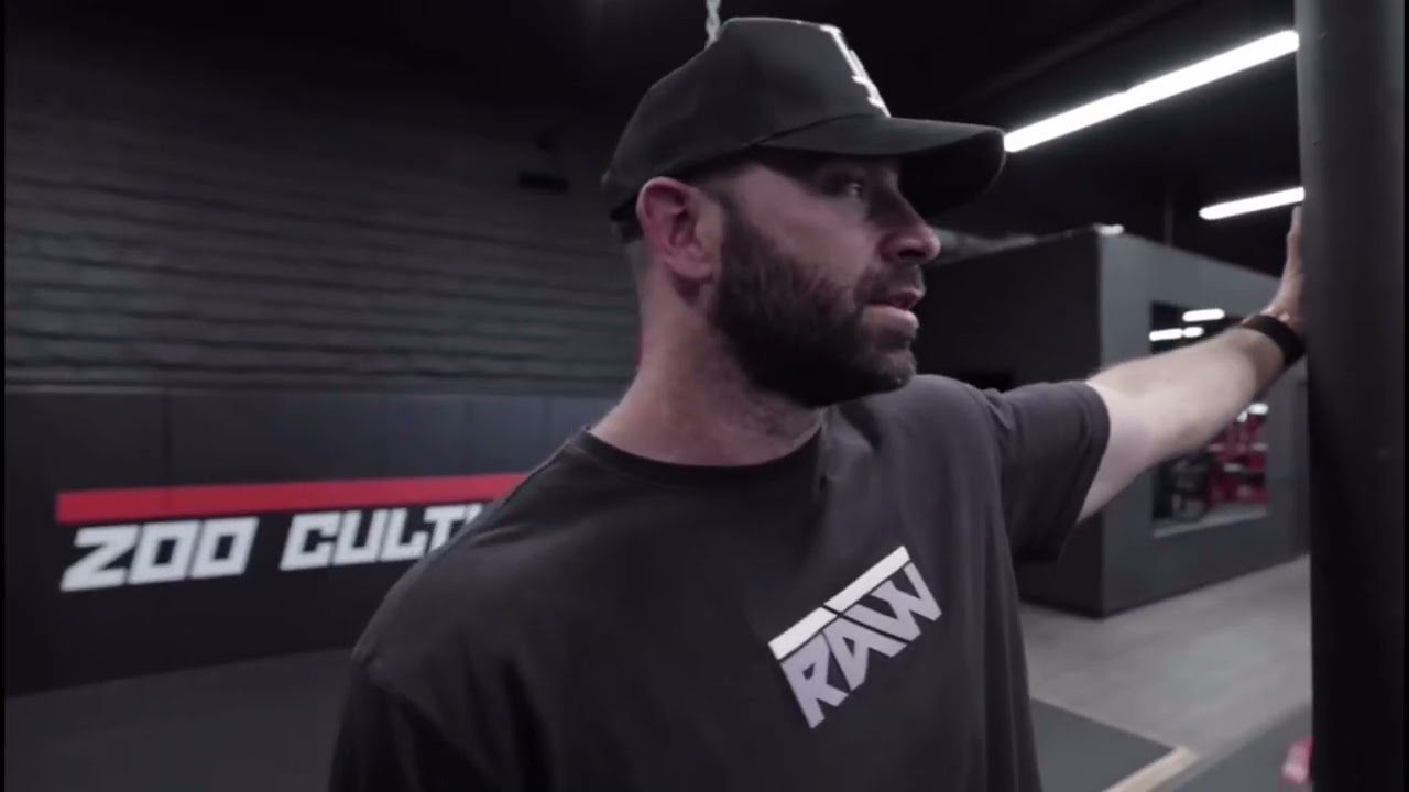 TOGI being Racist Towards Mexicans Girls for 2 Minutes at Bradley Martyns Gym Zoo Culture