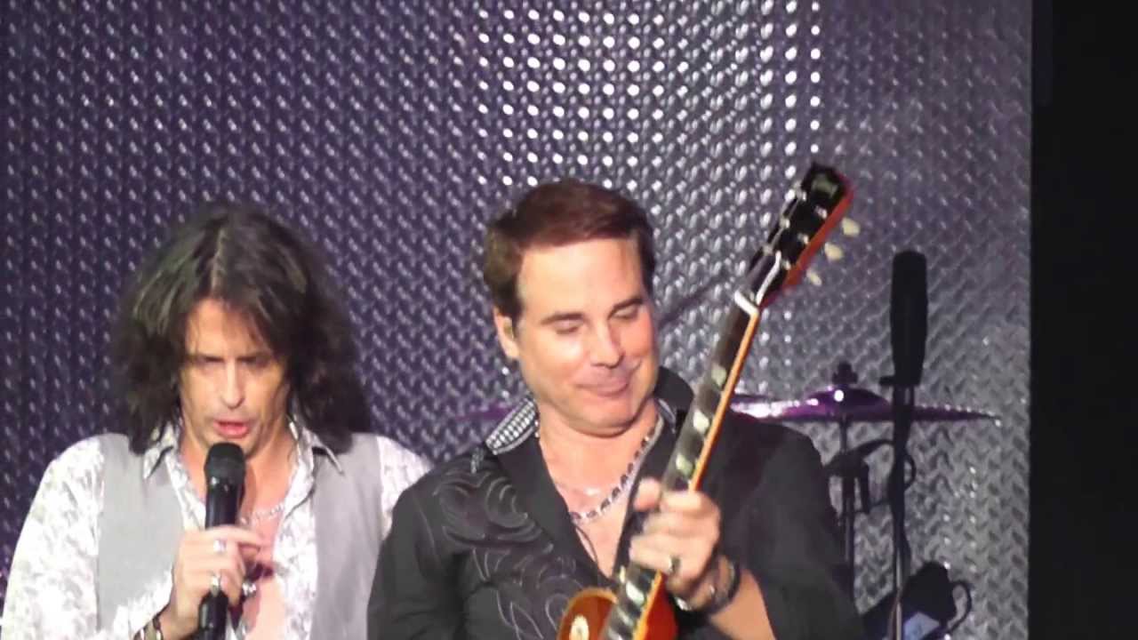 Foreigner performs 