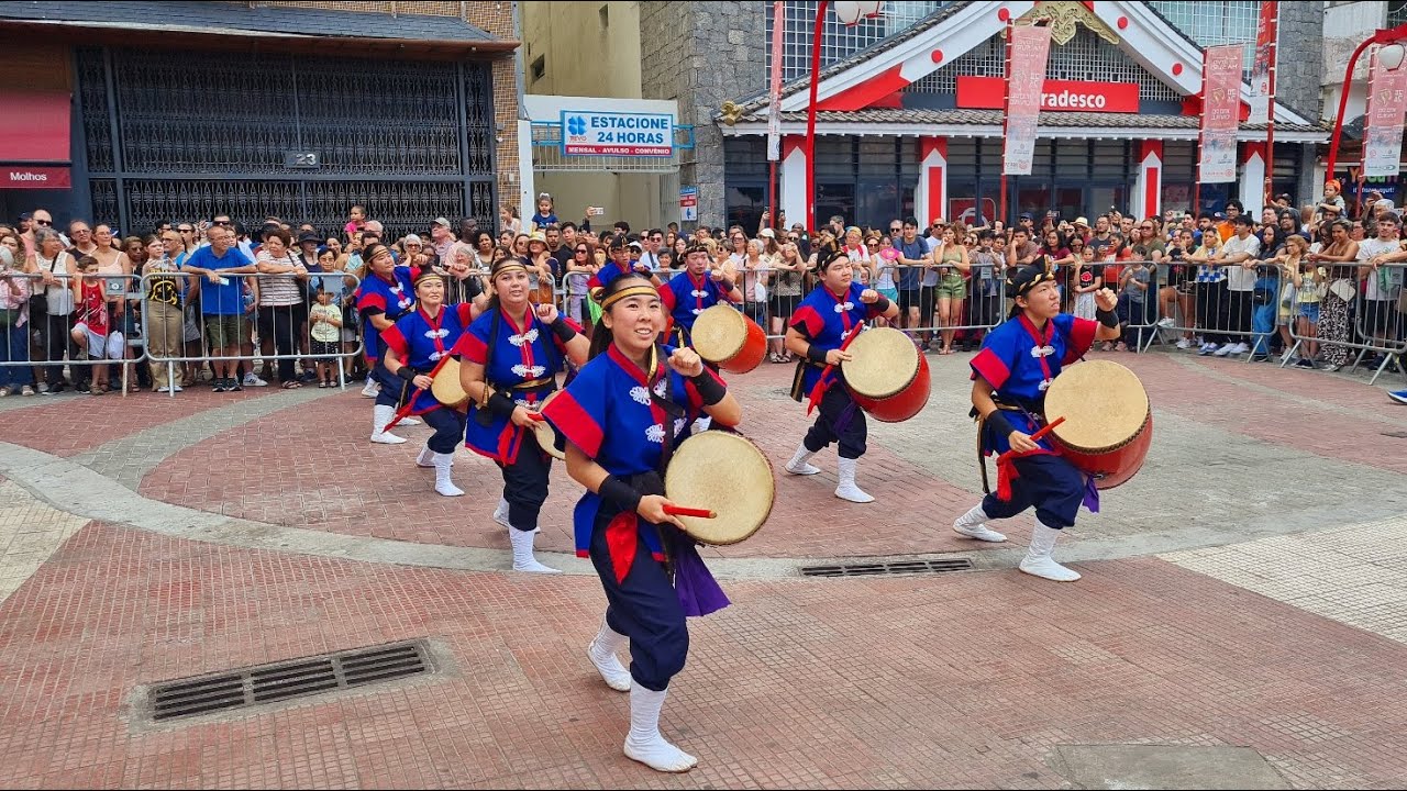 Show do grupo de taik&ocirc; Ryuka Sousaku Eisa Daiko, no Toyo Matsuri 2025
