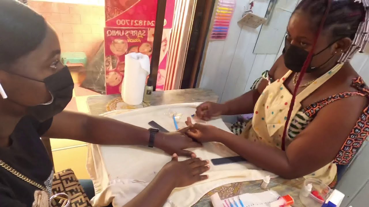 RANDOM WEEKEND VLOG: VISITING THE BEST REVIEWED NAIL SALON IN KUMASI & ATTENDING A GHANAIAN WEDDING