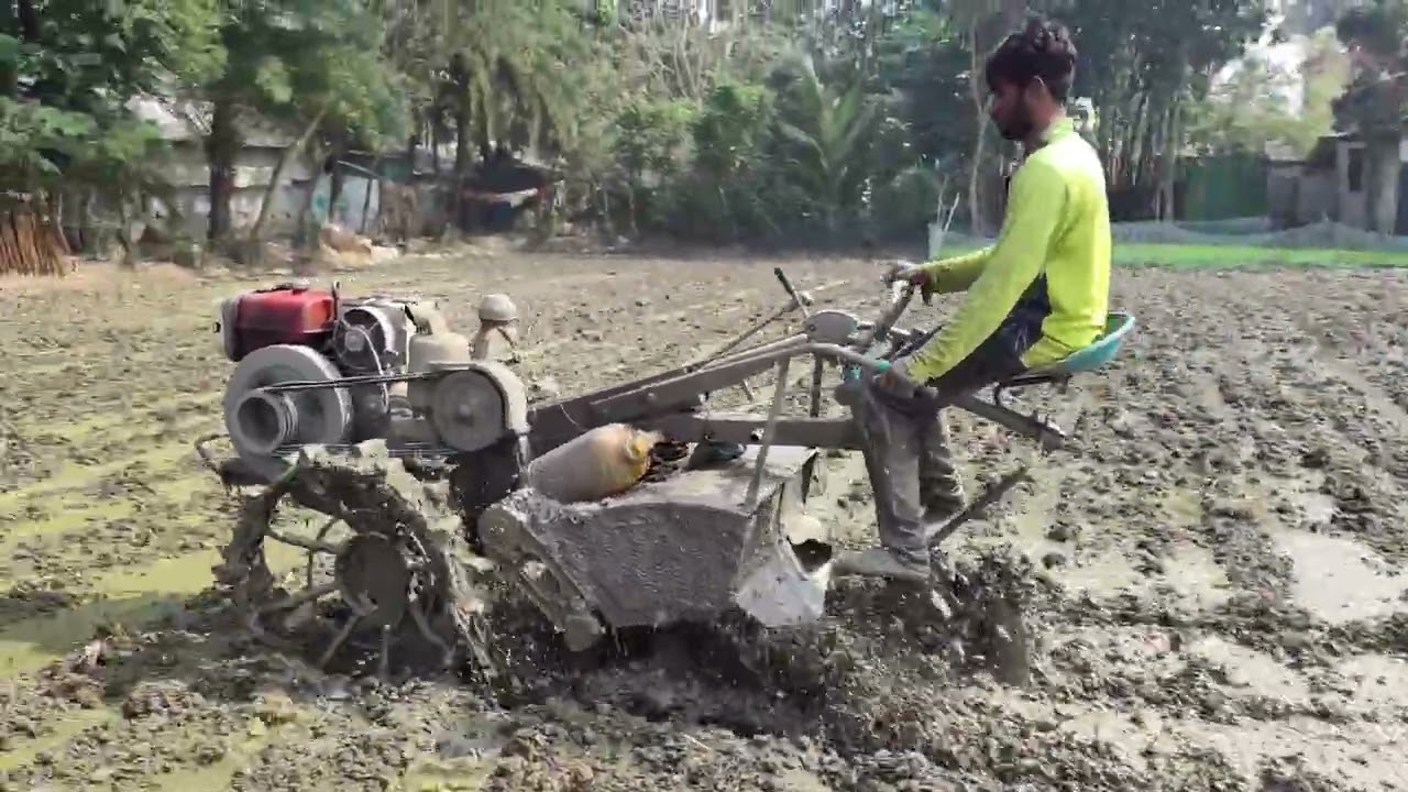 পাওয়ার টিলার দিয়ে জমি চাষের দারুণ দৃশ্য  আধুনিক কৃষি প্রযুক্তি ২০২৬