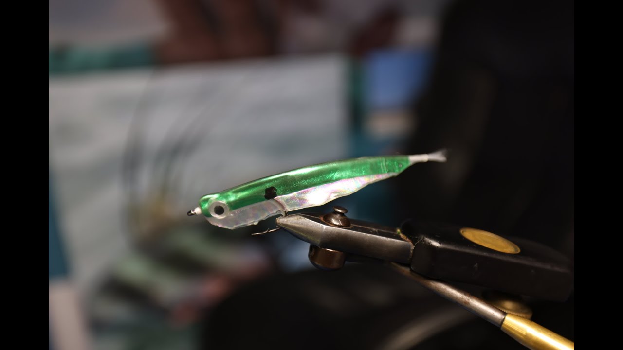 How to Tie the Blue Water Gummy Minnow