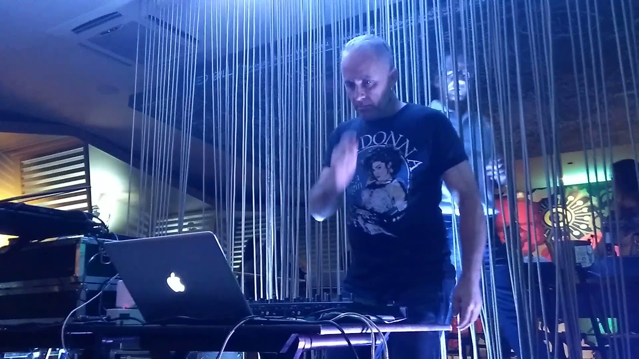 Fê Lemos discotecando no Frida Bar, 18/05/2018 - 1