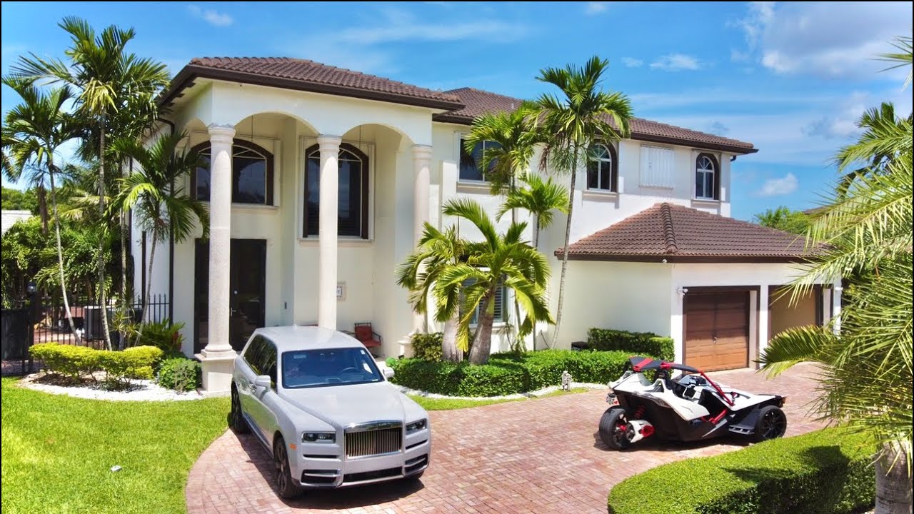 Amazing Mansion In Kendall Lakes! @ Miami, Florida