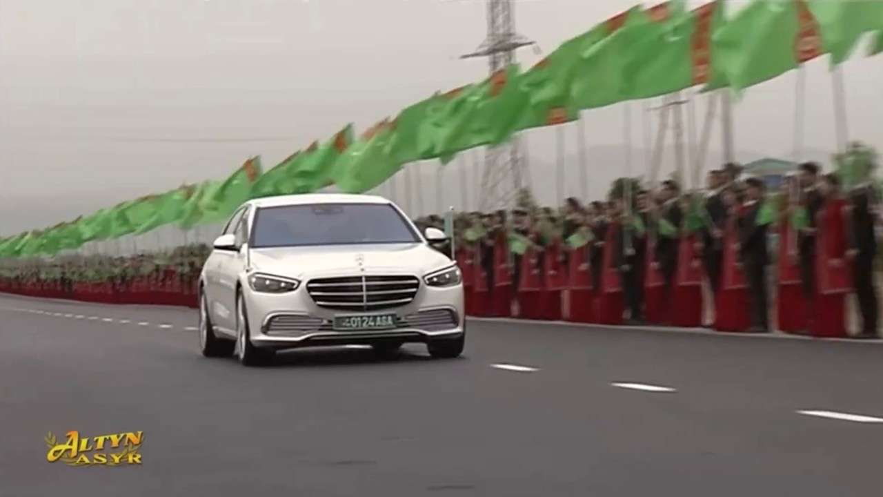 Turkmenistan president choreographed welcomes