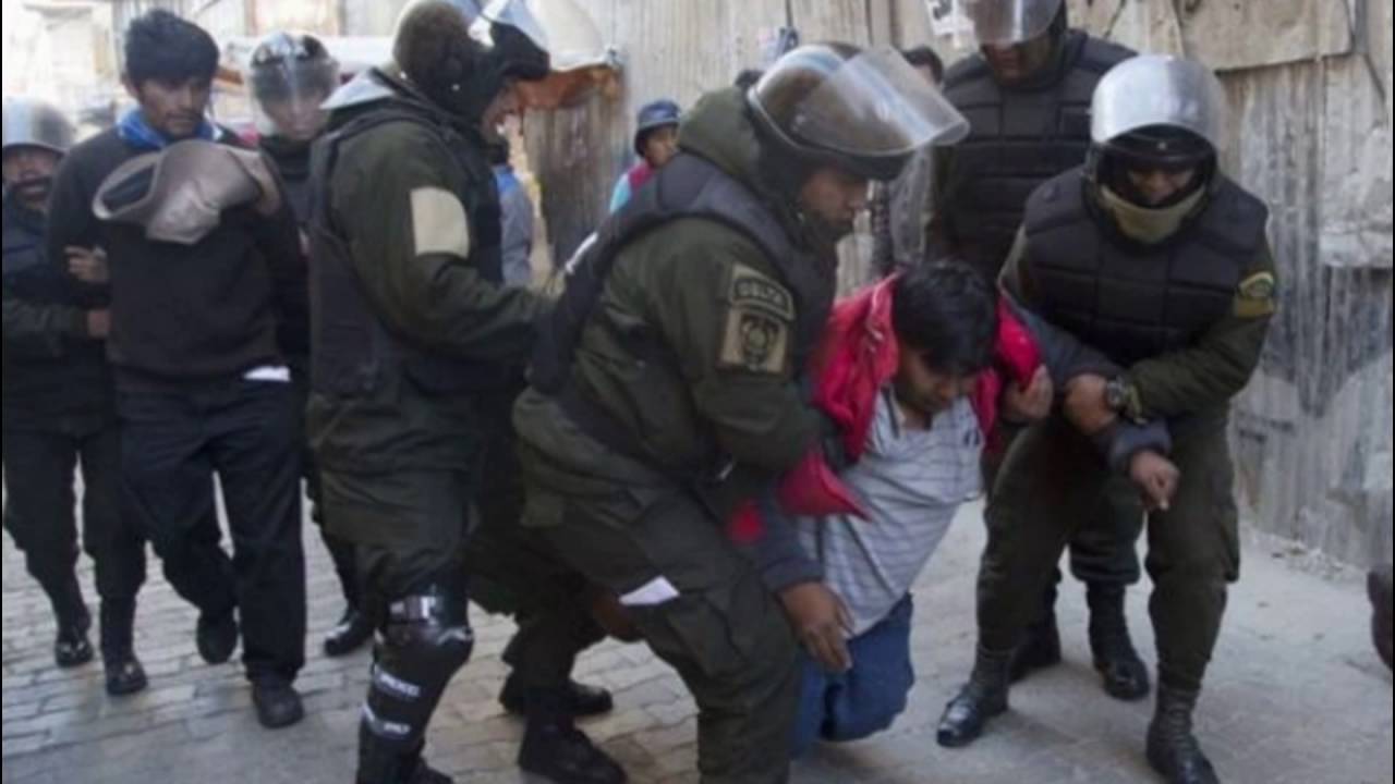 Bolivia police clash with disabled protesters in La Paz