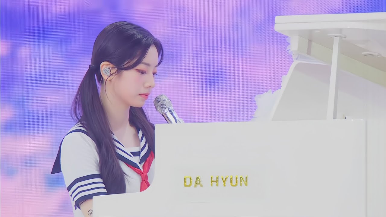 DAHYUN 