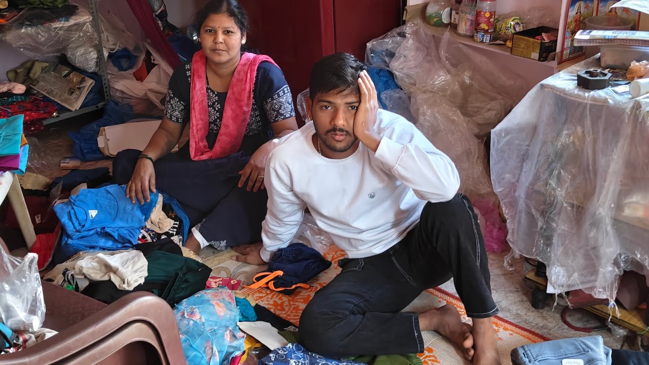 Folding clothes with mom ❤️|Little moments, big memories 