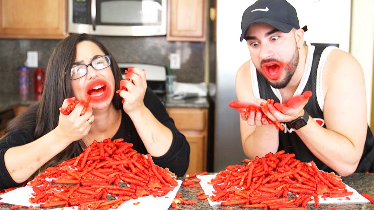HOT CHEETOS & TAKIS FUEGO CHALLENGE !!!!