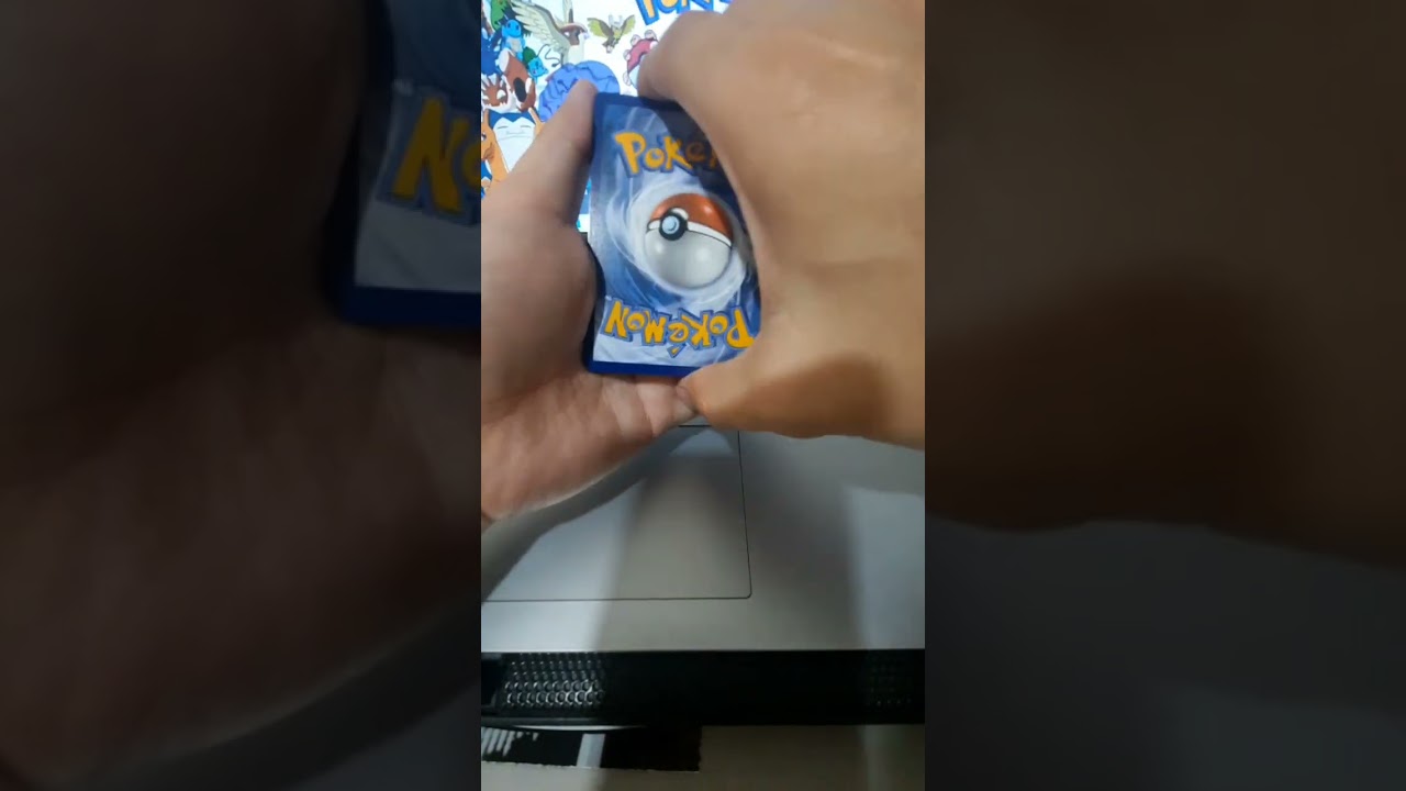 Just another chill Pok&eacute;mon pack opening. #PokemonCards #PokemonCommunity #PackOpening #PokemonPull