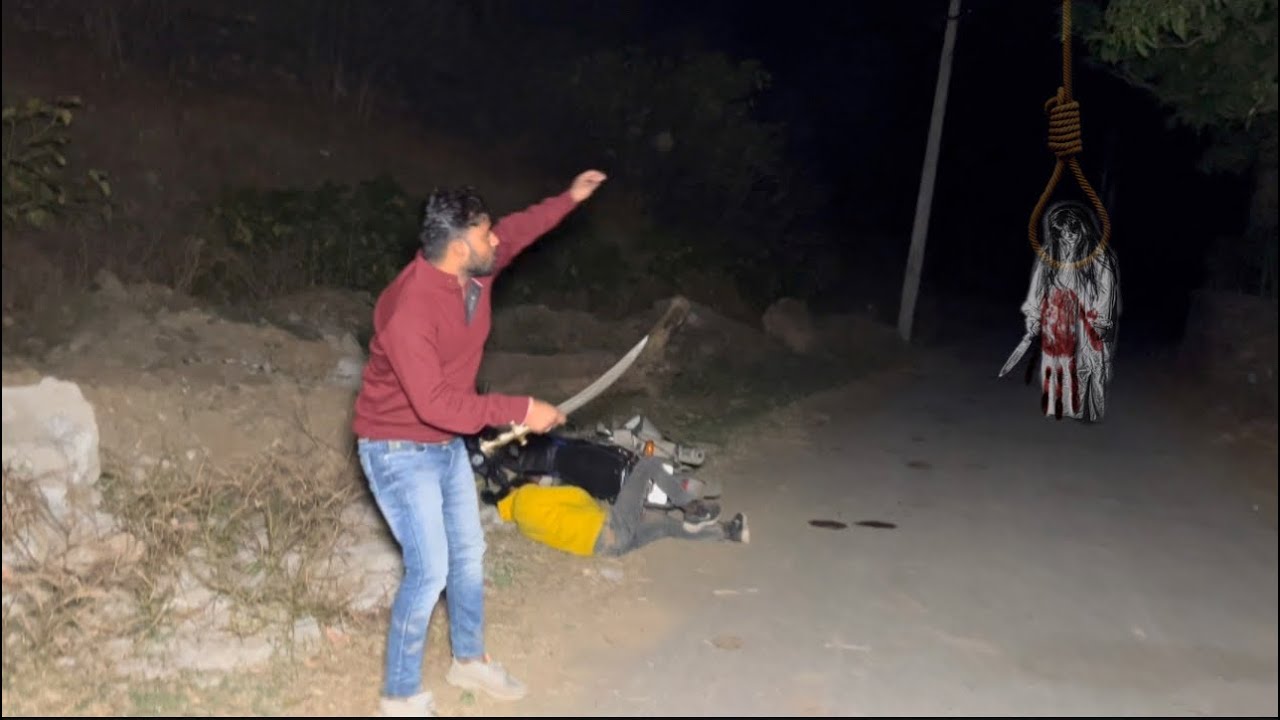 Haunted road | ep 4 bike accident | सामने आके खड़ी हो गई￼￼