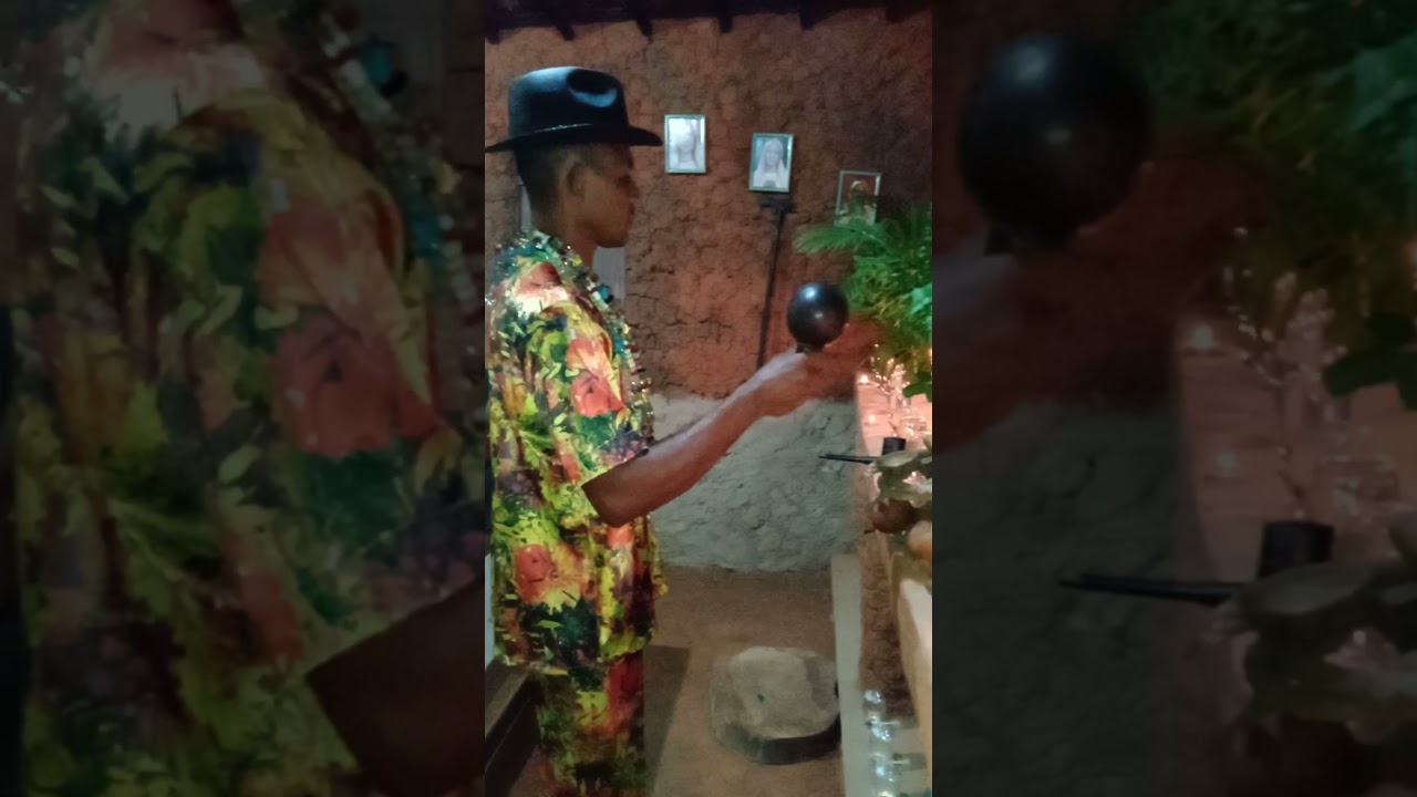 Louvando o Mestre Arranca toco.