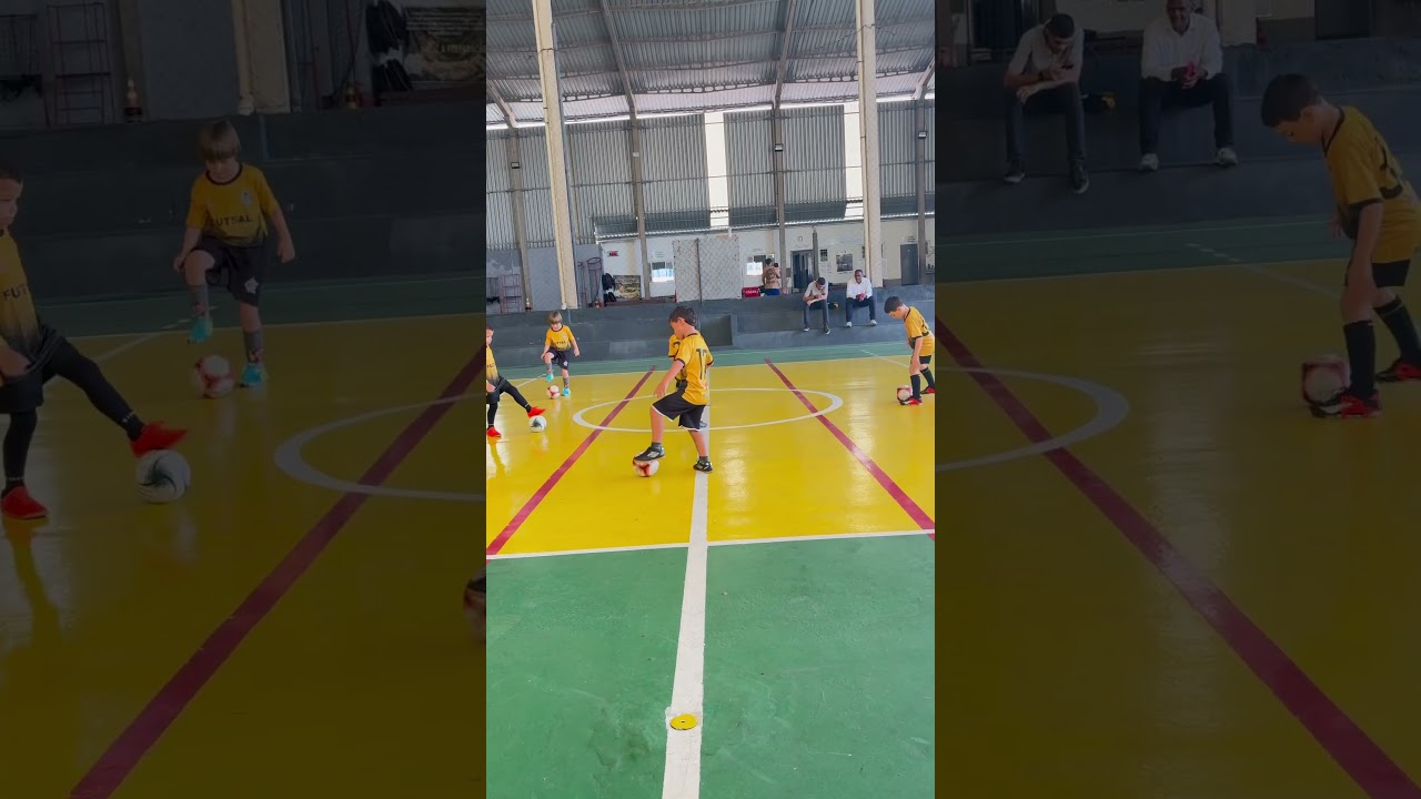 Dominando a bola !!! #futsaldebase #futeball