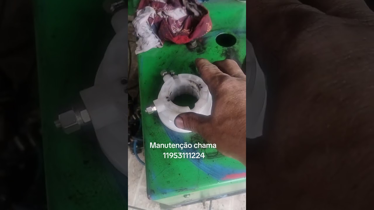Montadora de pneus troca distribuidor giratório da mesa. #autocenter #manutenção #mecanico 