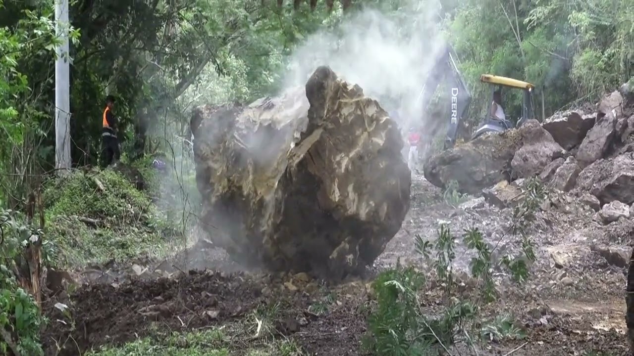 Control de Derrumbes y Rehabilitación Vial | INVECRO Constructora
