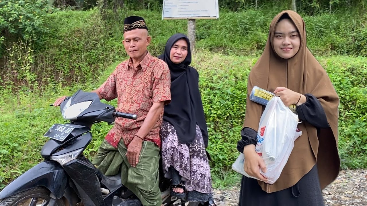 BIKIN HARU - POTRET AKTIVITAS KESEHARIAN USTADZAH NINA DI BULAN SUCI RAMADHAN