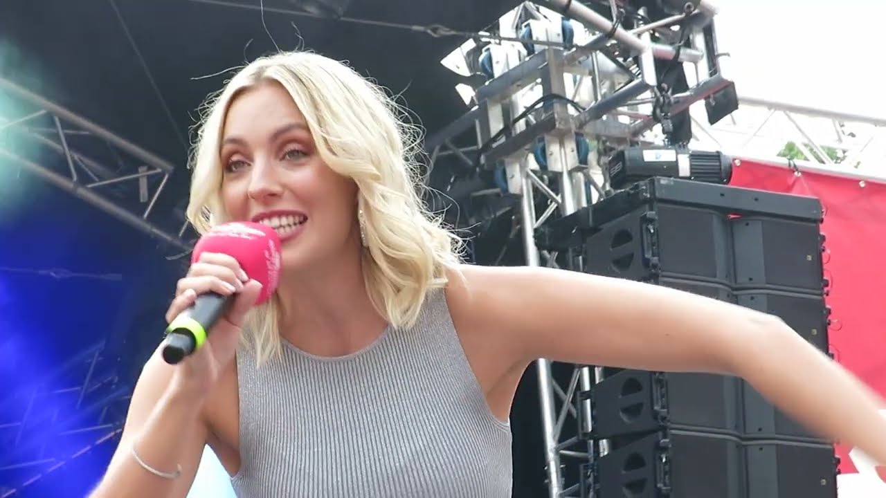 Paulina Wagner   -  Live  -  beim Schlagerhammer im  Oranienburger Schosspark am 5.8.2023
