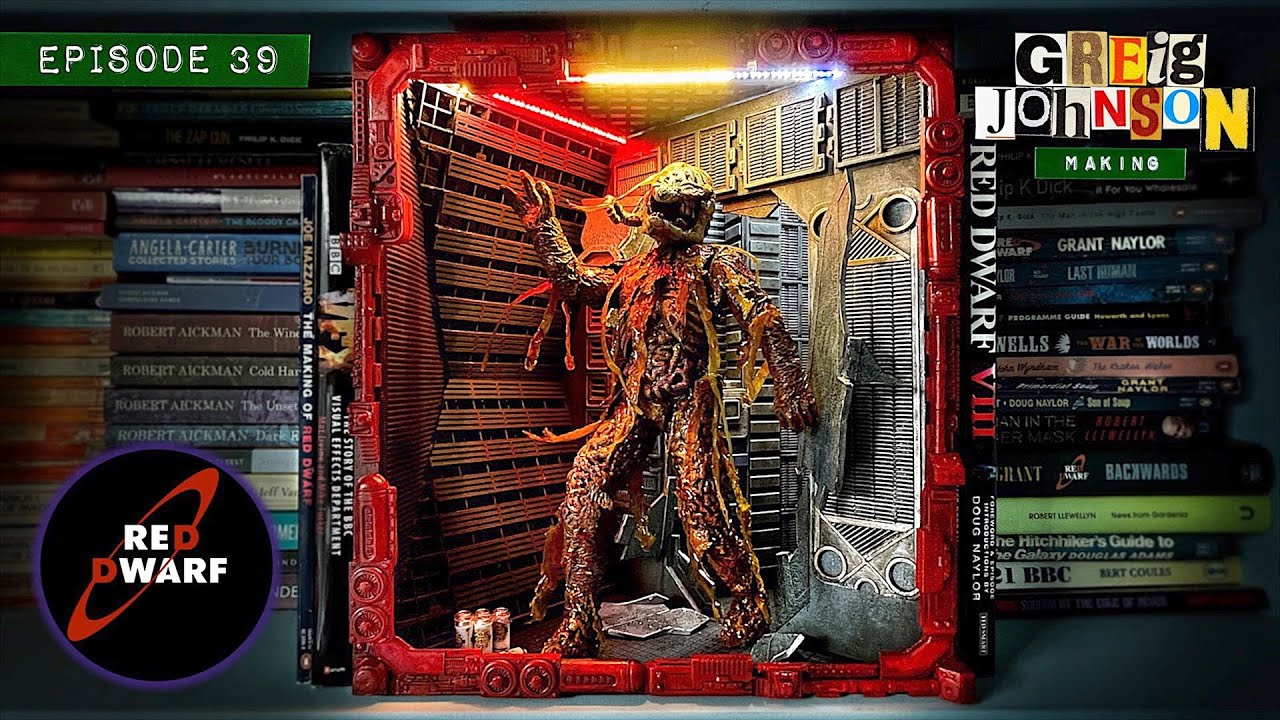 Scratchbuilding a Red Dwarf curry monster book nook