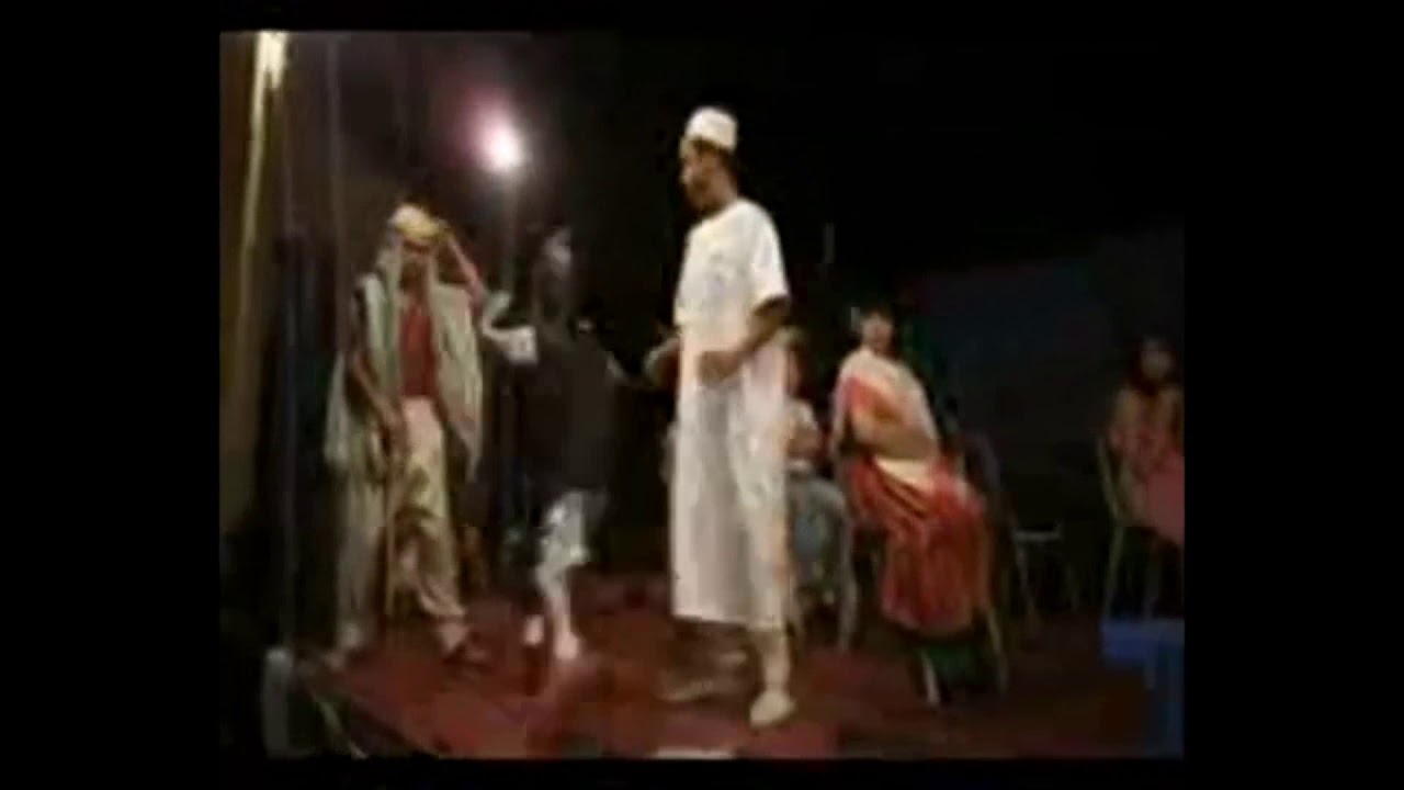PIECE THEATRALE (DI LKAR) DE MOHIA AVEC LES JEUNES DE IGUERSAFENE