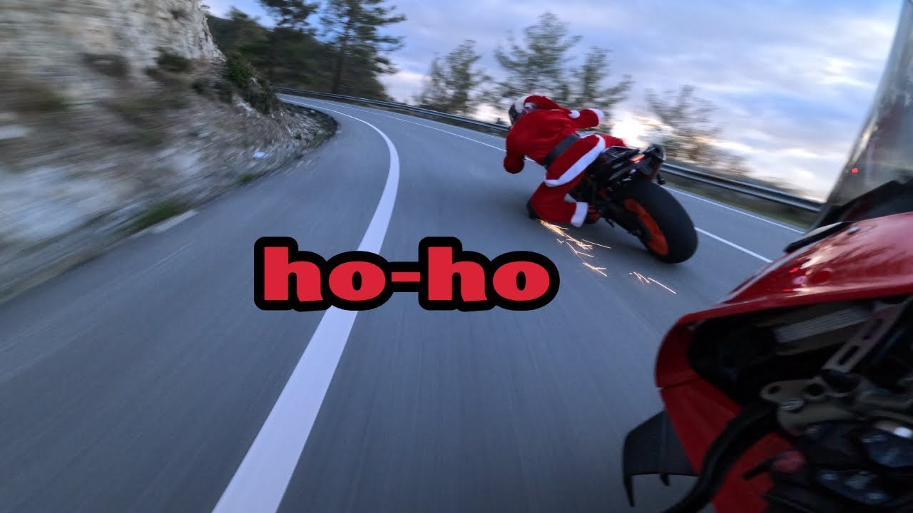 MERRY CHRISTMAS ! *Crash*