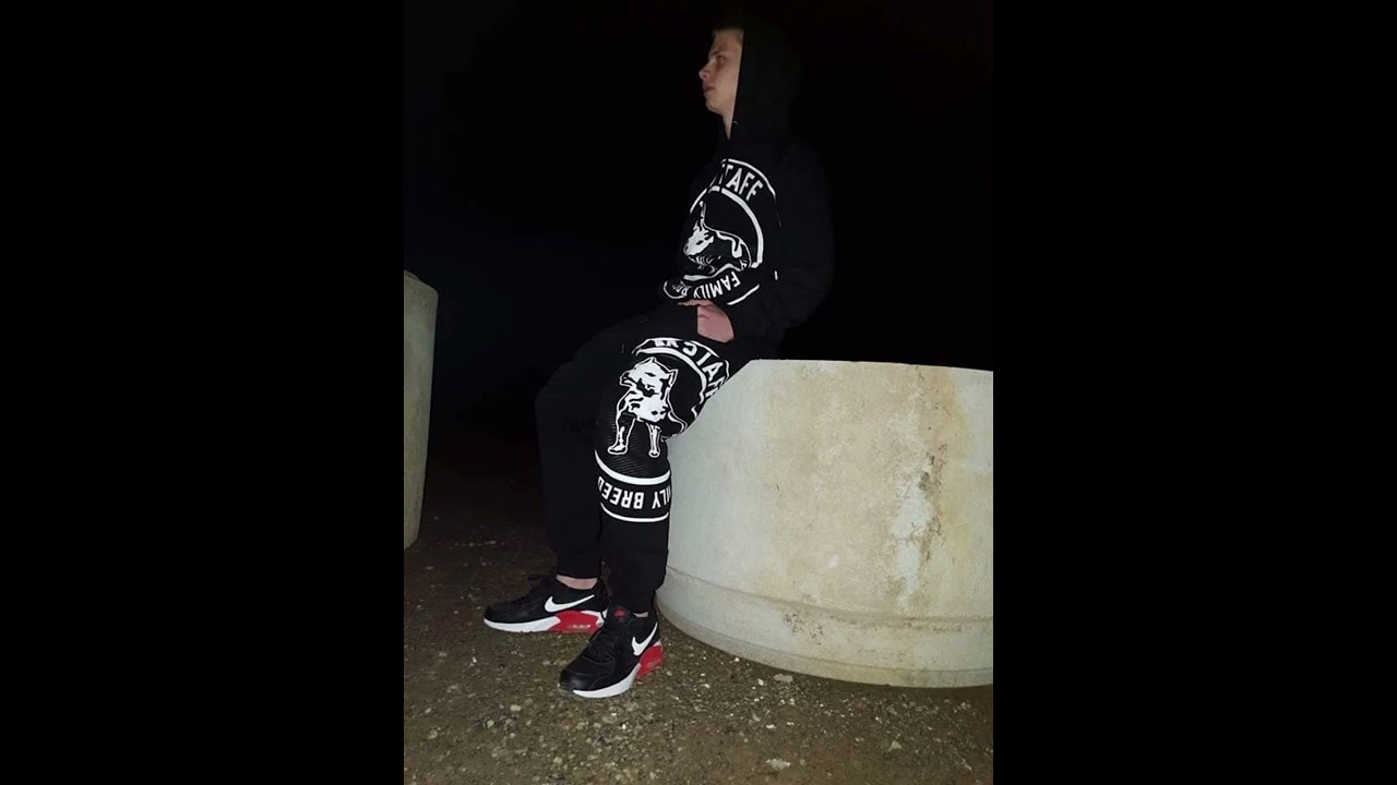 JURKE feat Shade - Jekleni mož