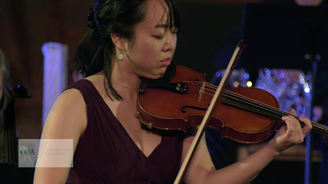 W.A. Mozart: Violinkonzert A-Dur KV 219  |  1. und 3. Satz  |  Teira Yamashita, Violine
