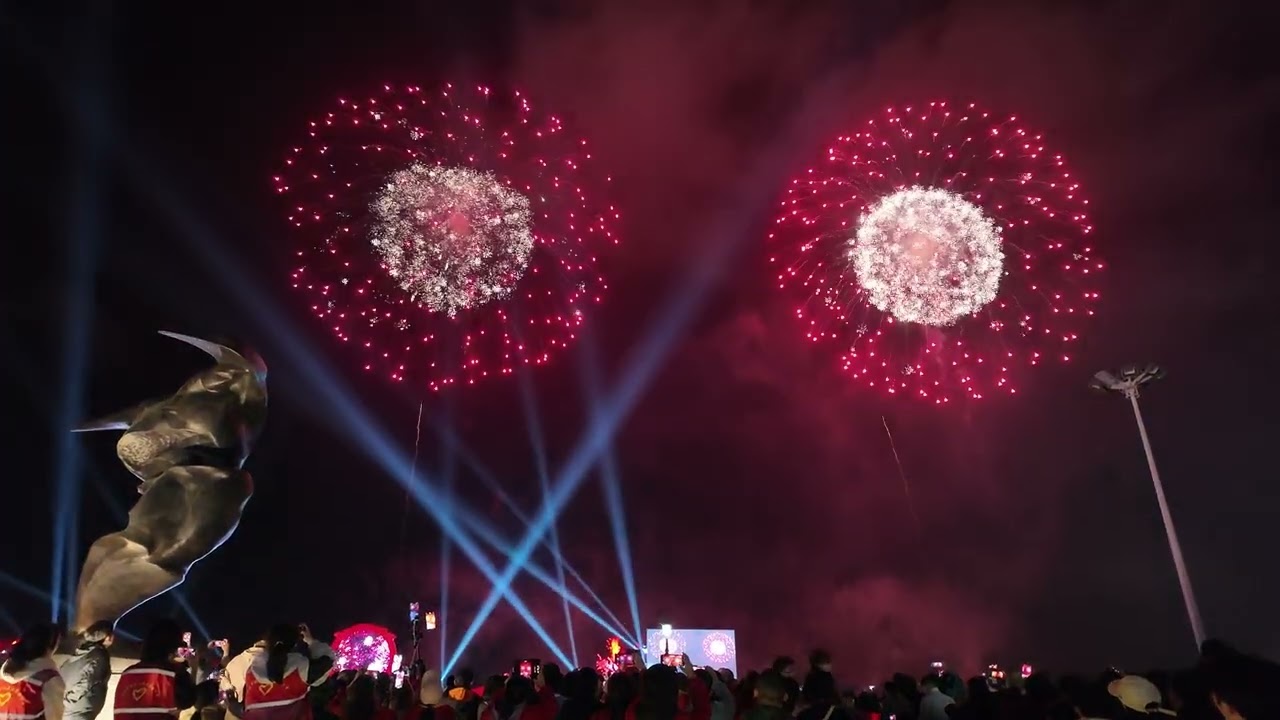 4K Amazing Fireworks Show with sound in Shanwei city of Canton Province, China. part 1