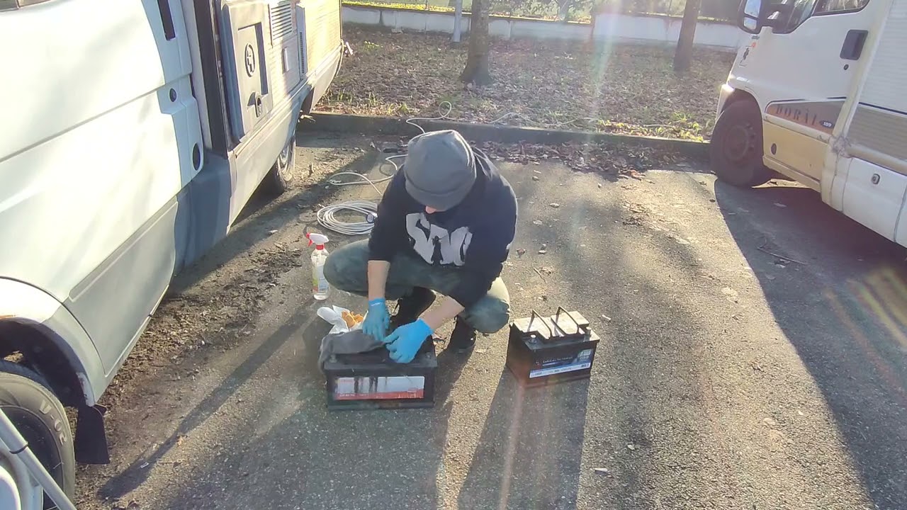 Pulizia vano motore camper Ford Transit - Acciaio Vegetale DIY