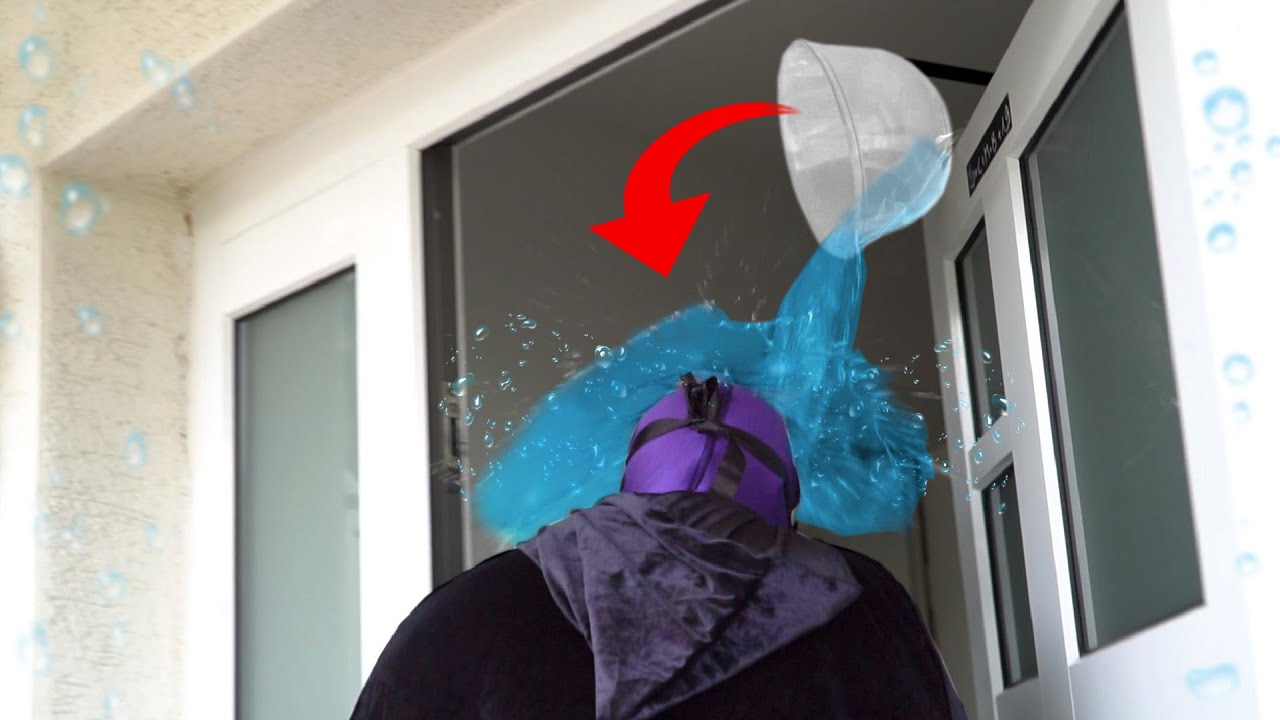PHANTOM bekommt WASSEREIMER PRANK wie bei KEVIN ALLEIN ZU HAUS !!!