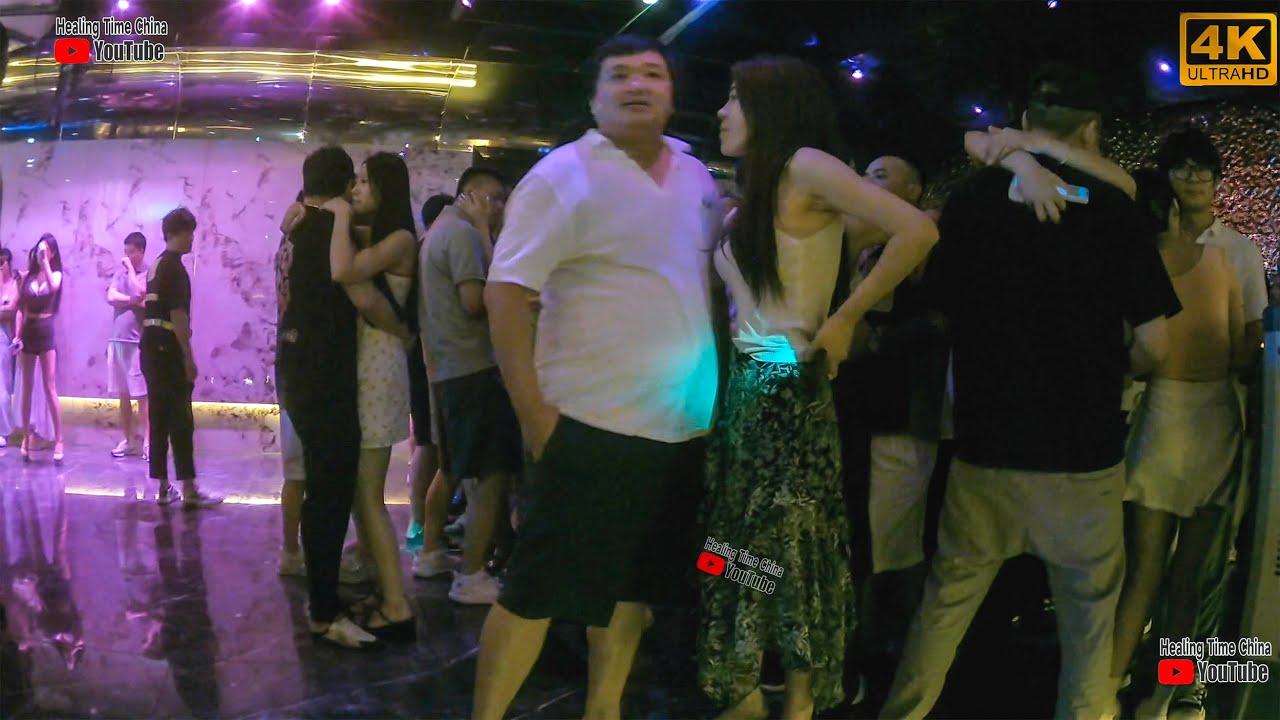 2025.09.04 Dancing with a beautiful girl, she is very good