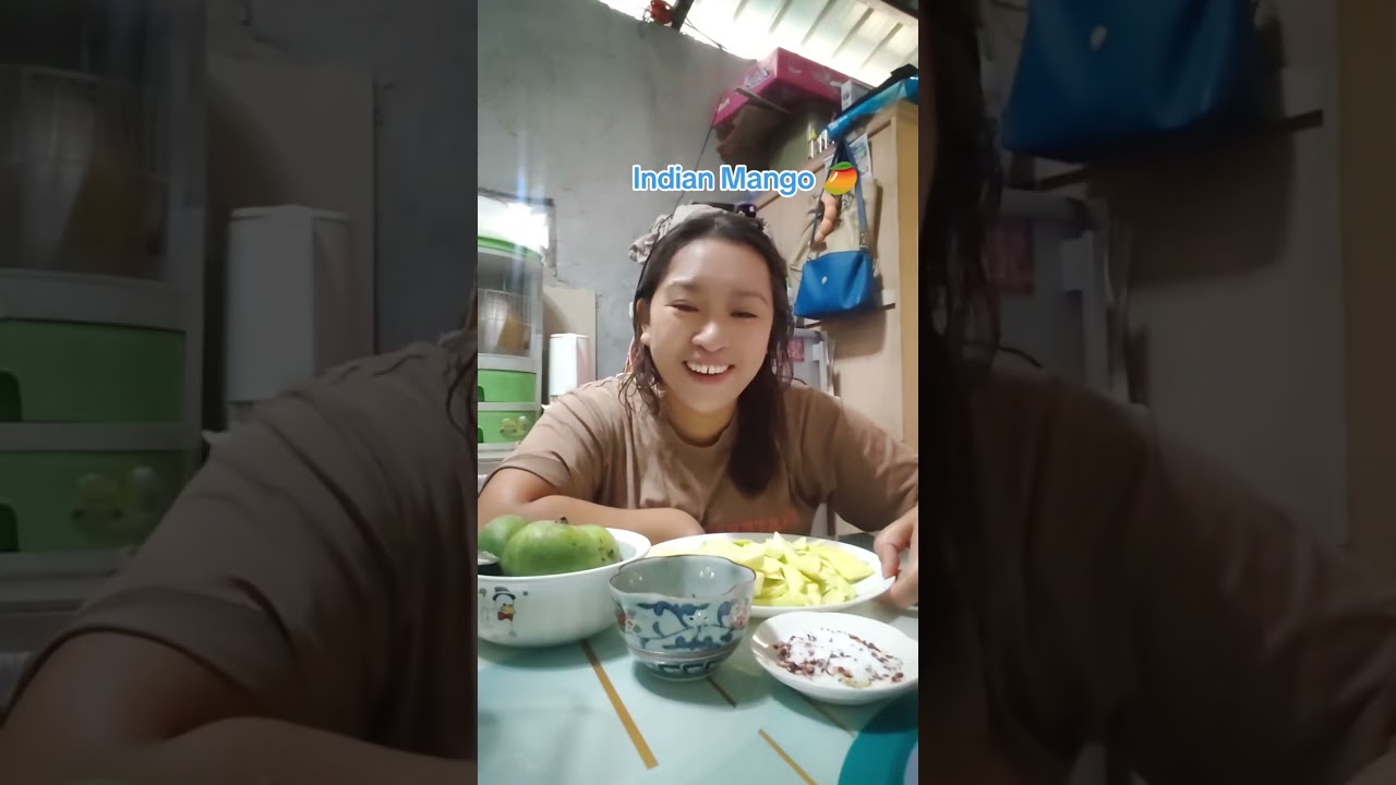 Blog03: Eating Indian Mango, W/Salt and Sili+Soy sauce and sugar (Sawsawan)