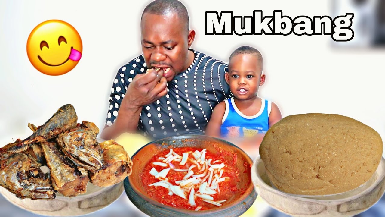 Isaac won't allow poppy to eat in peace,  African food Mukbang
